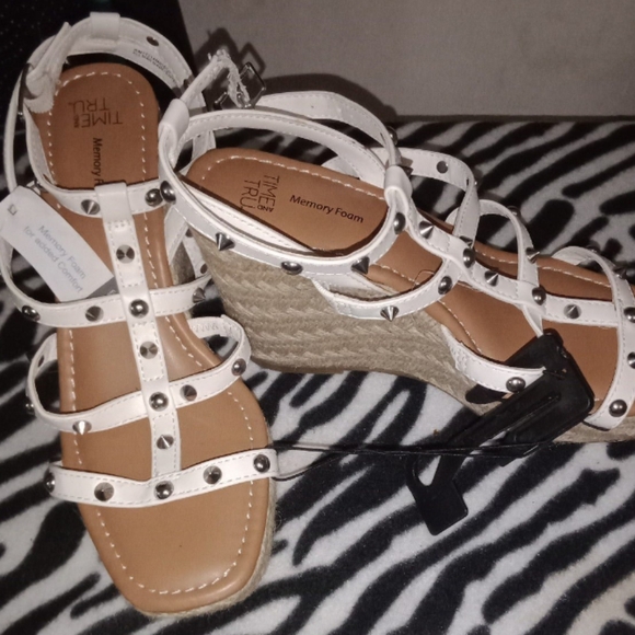 NWT Time and Tru Memory Foam Wedges - Picture 2 of 4